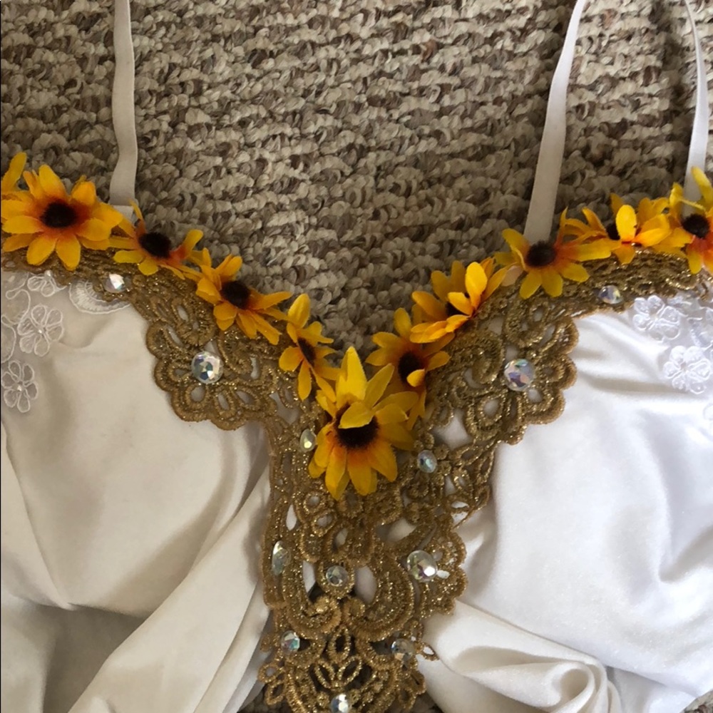 Custom Bra 🌻 - Picture 2 of 5